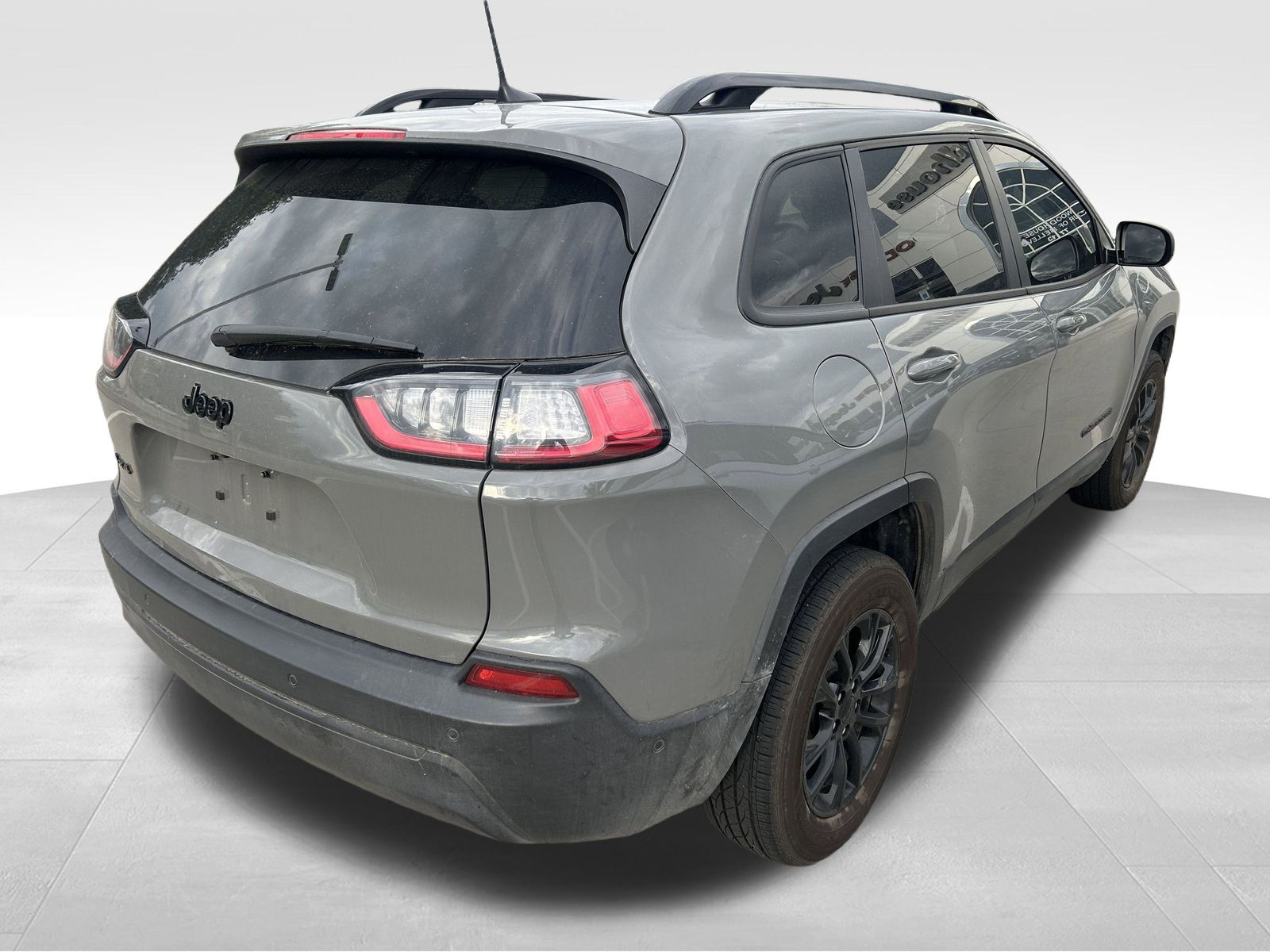 2023 Jeep Cherokee Altitude photo 3