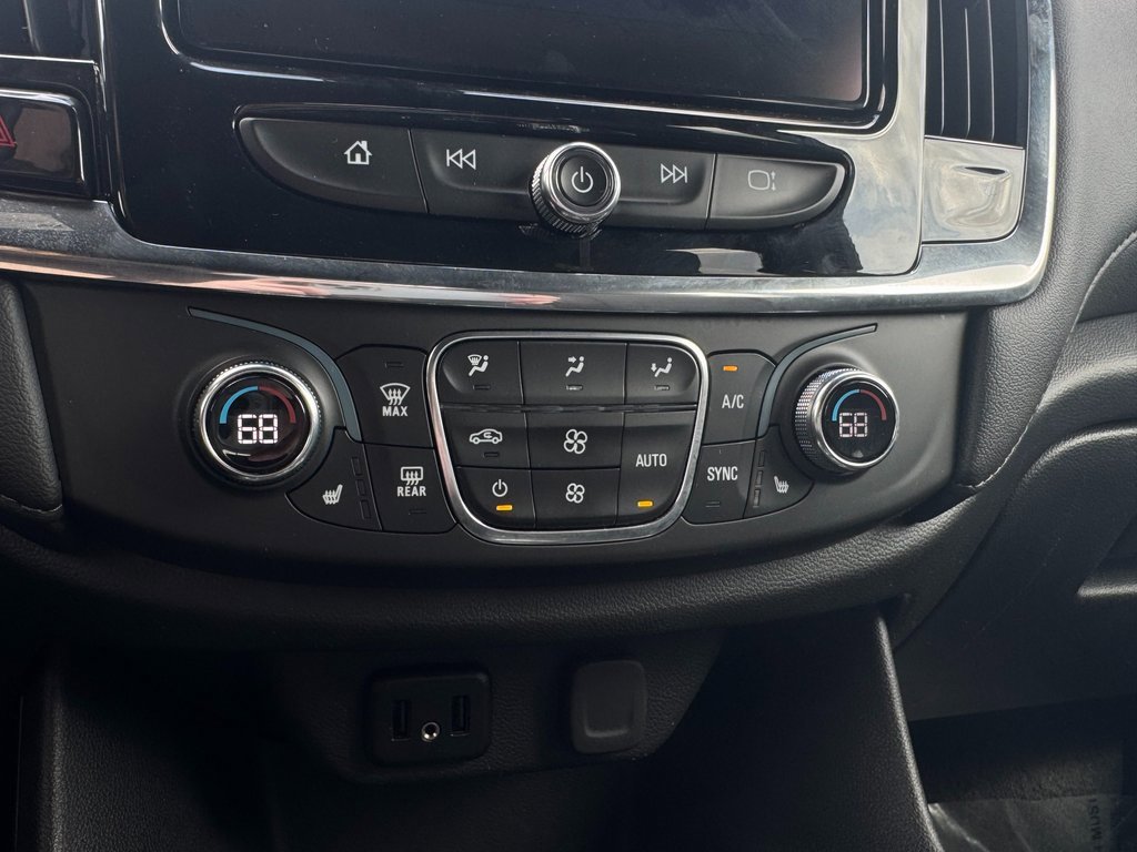 2023 Chevrolet Traverse Cloth photo 21