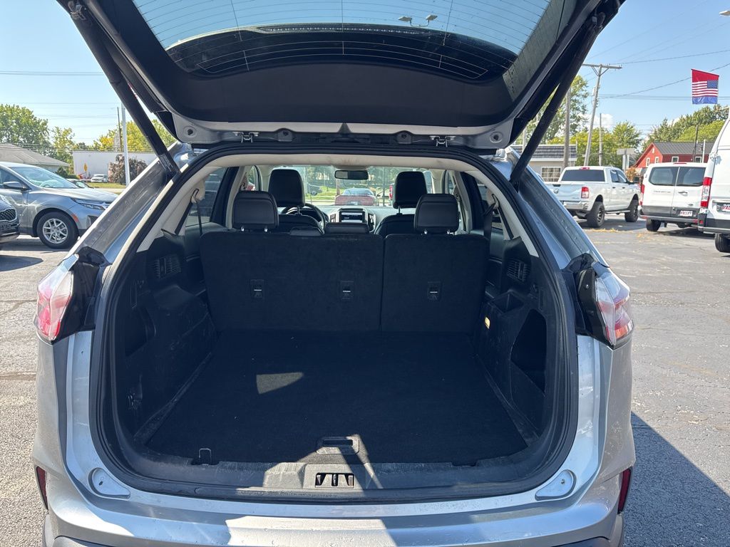 2022 Ford Edge SEL photo 26