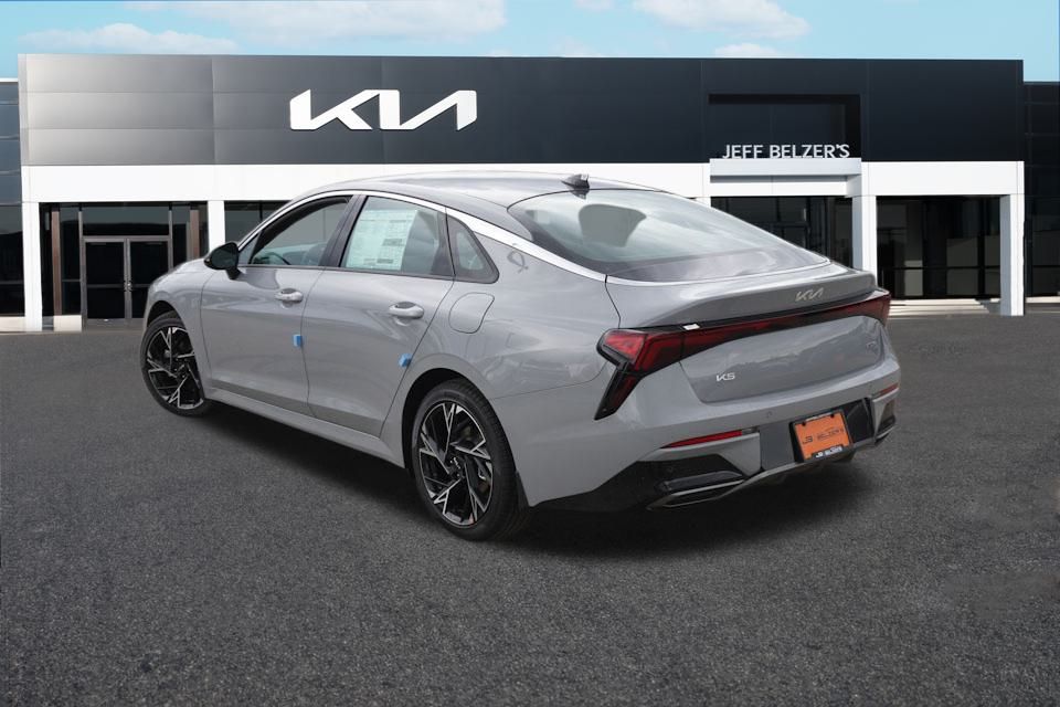 2025 Kia K5 GT-Line photo 5