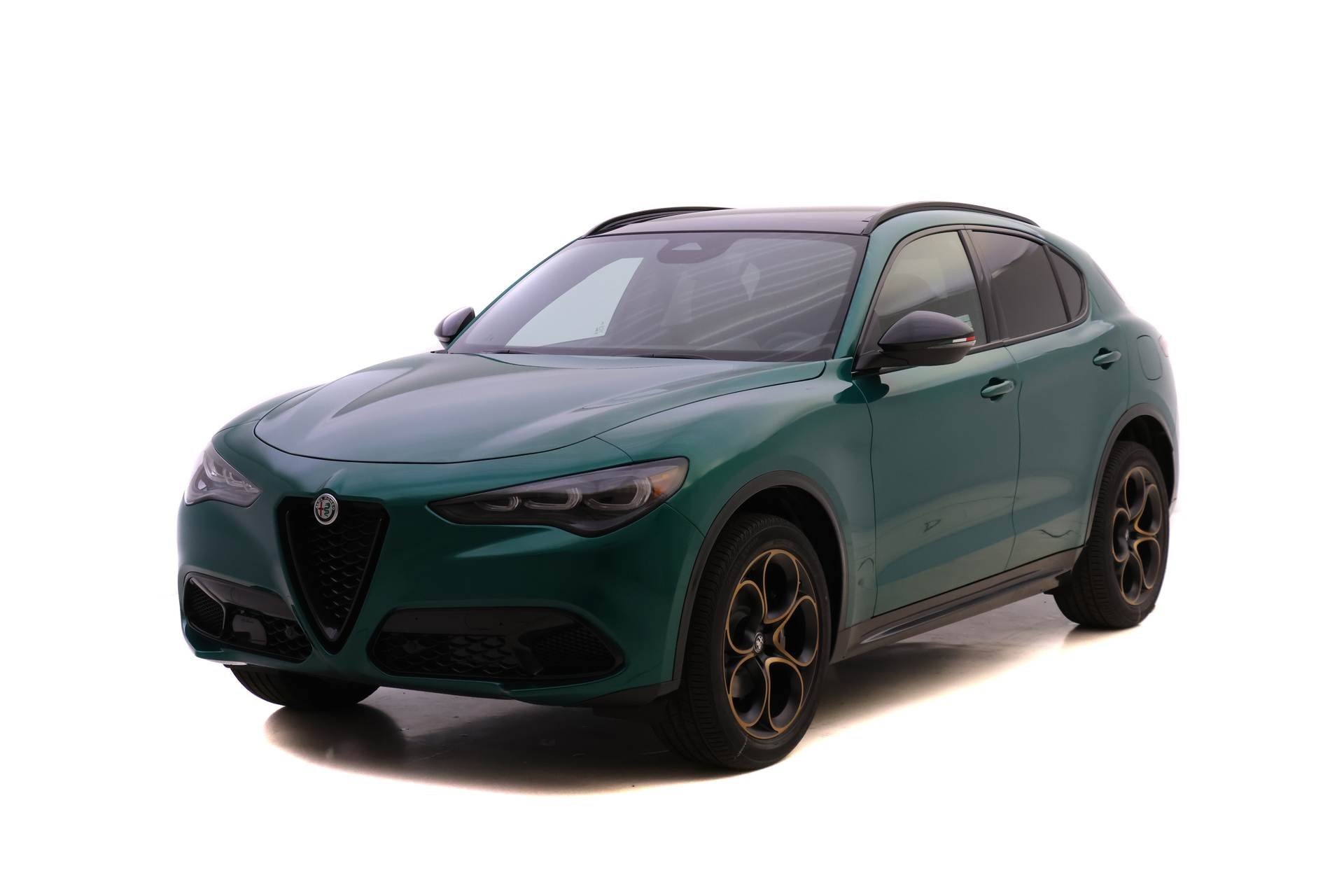 2025 Alfa Romeo Stelvio Intensa's photo