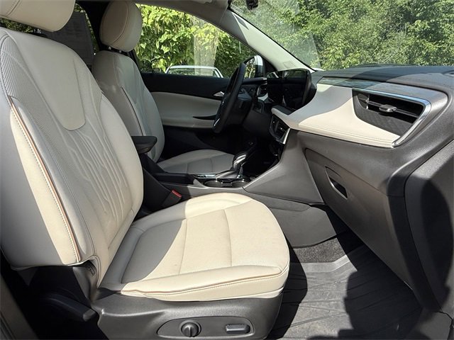 2024 Buick Encore GX Avenir photo 13