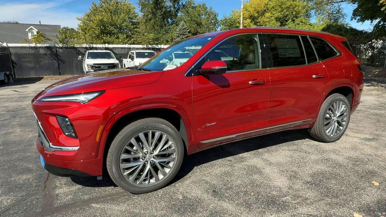 2026 Buick Enclave Avenir photo 3