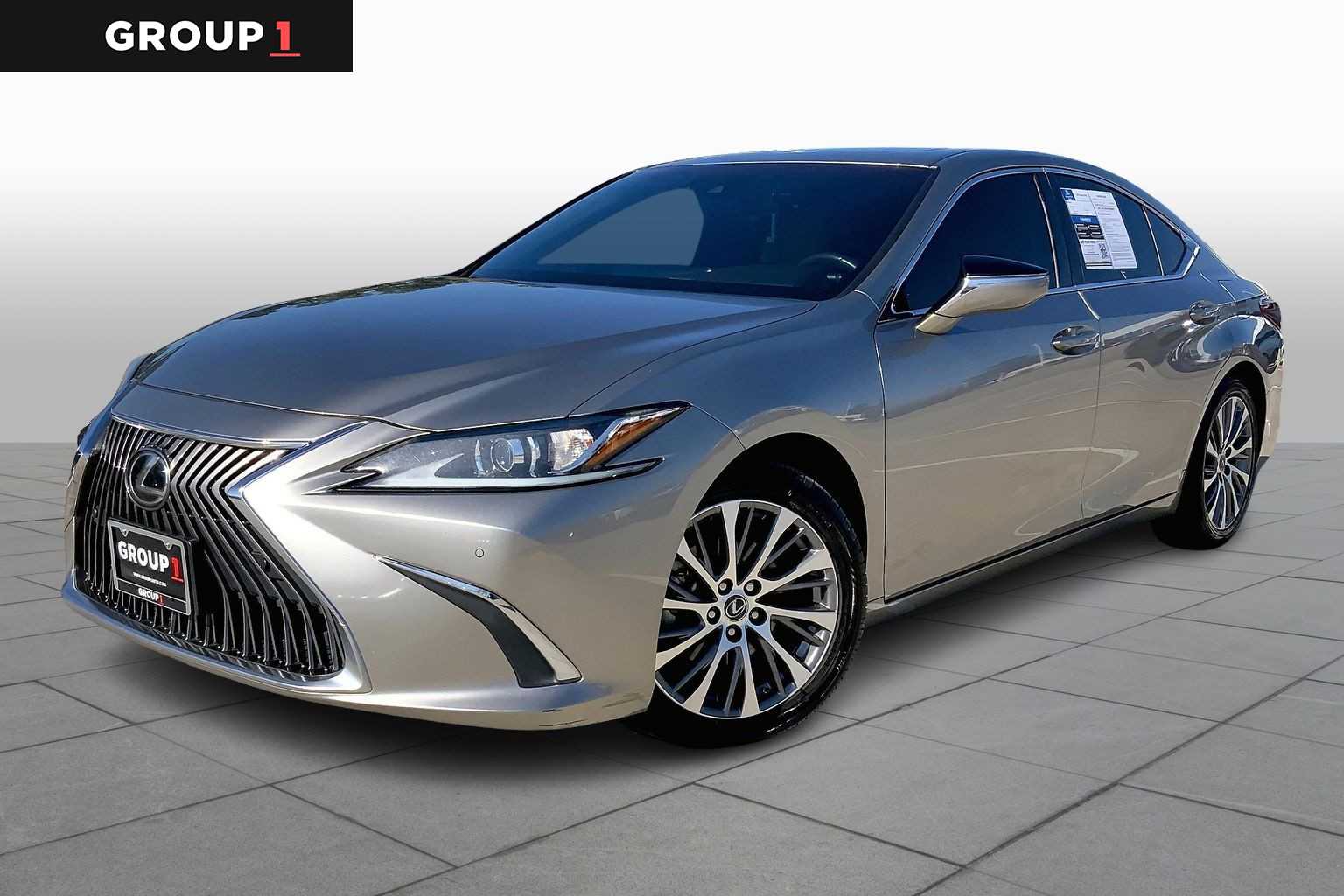 2020 Lexus ES 350's photo