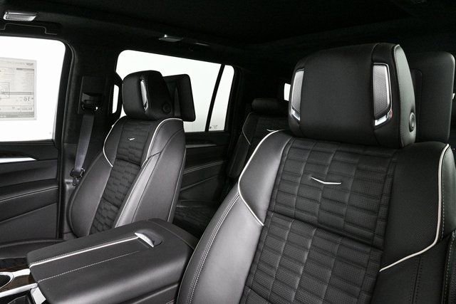 2025 Cadillac Escalade ESV Sport Platinum photo 4