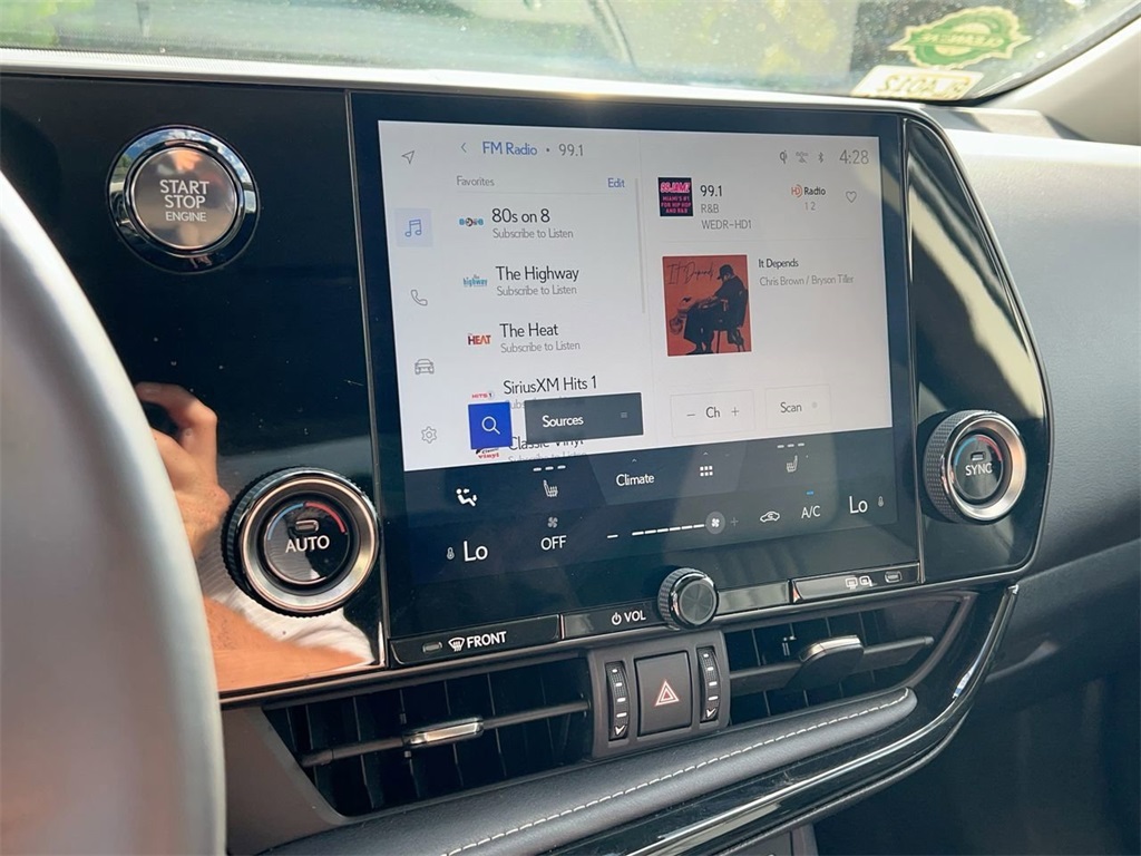2025 Lexus NX 250 photo 11