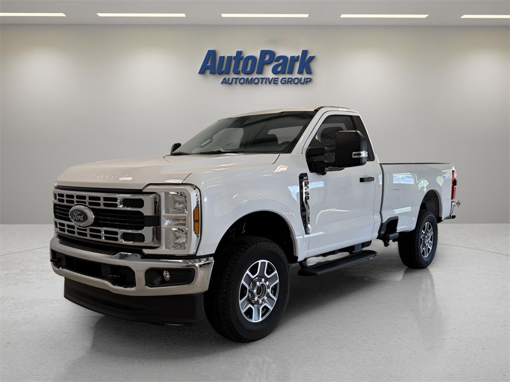 2025 Ford F-250 XLT photo 2