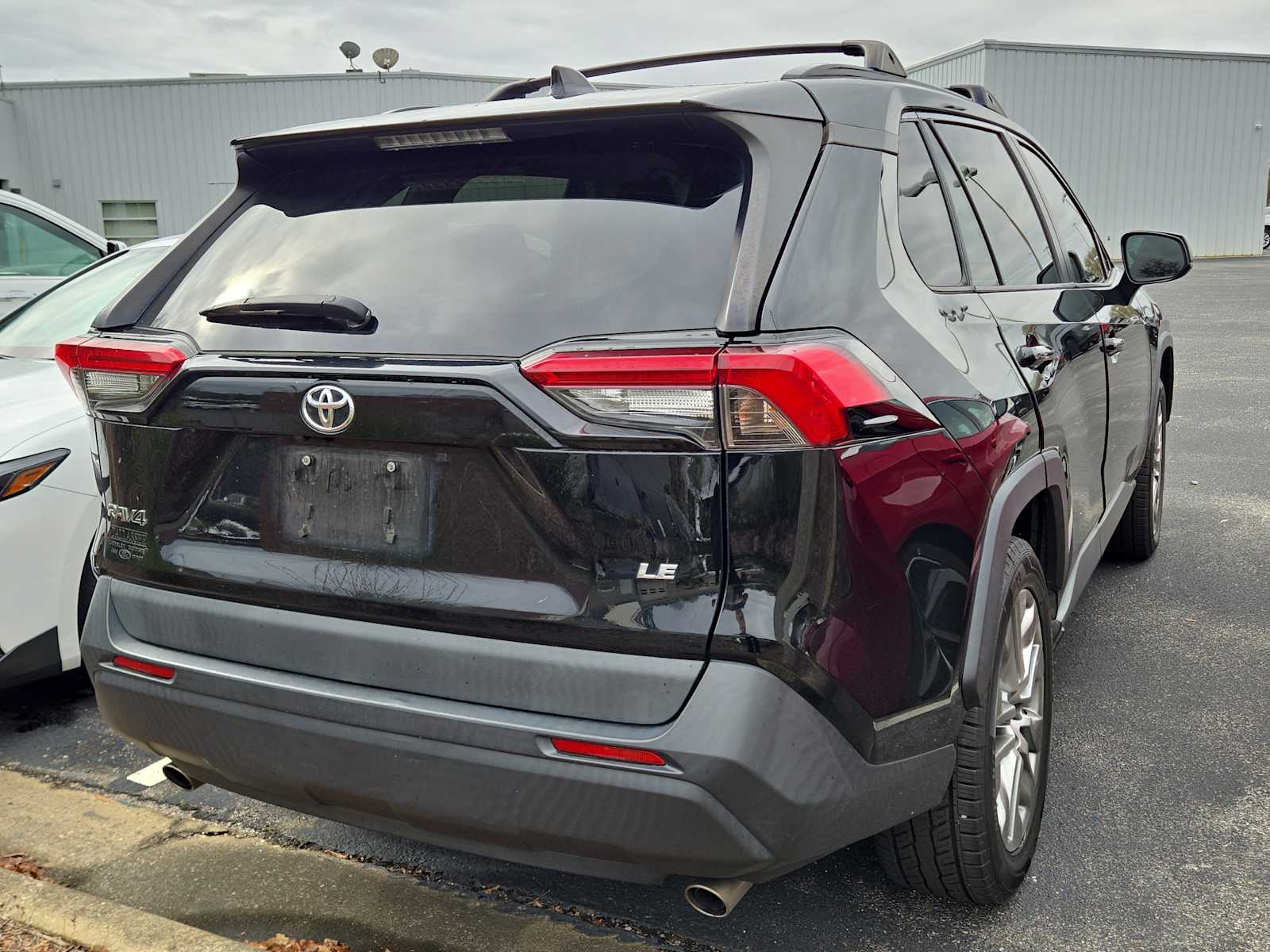 2019 Toyota RAV4 LE photo 2
