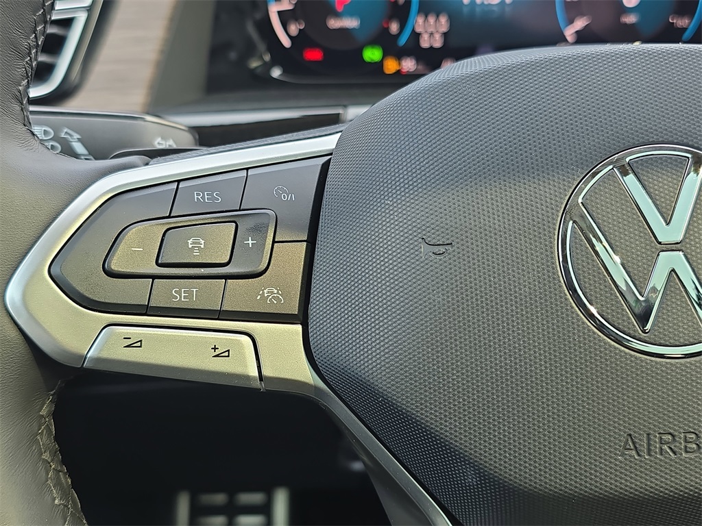 2025 Volkswagen Atlas SEL Premium R-Line photo 15