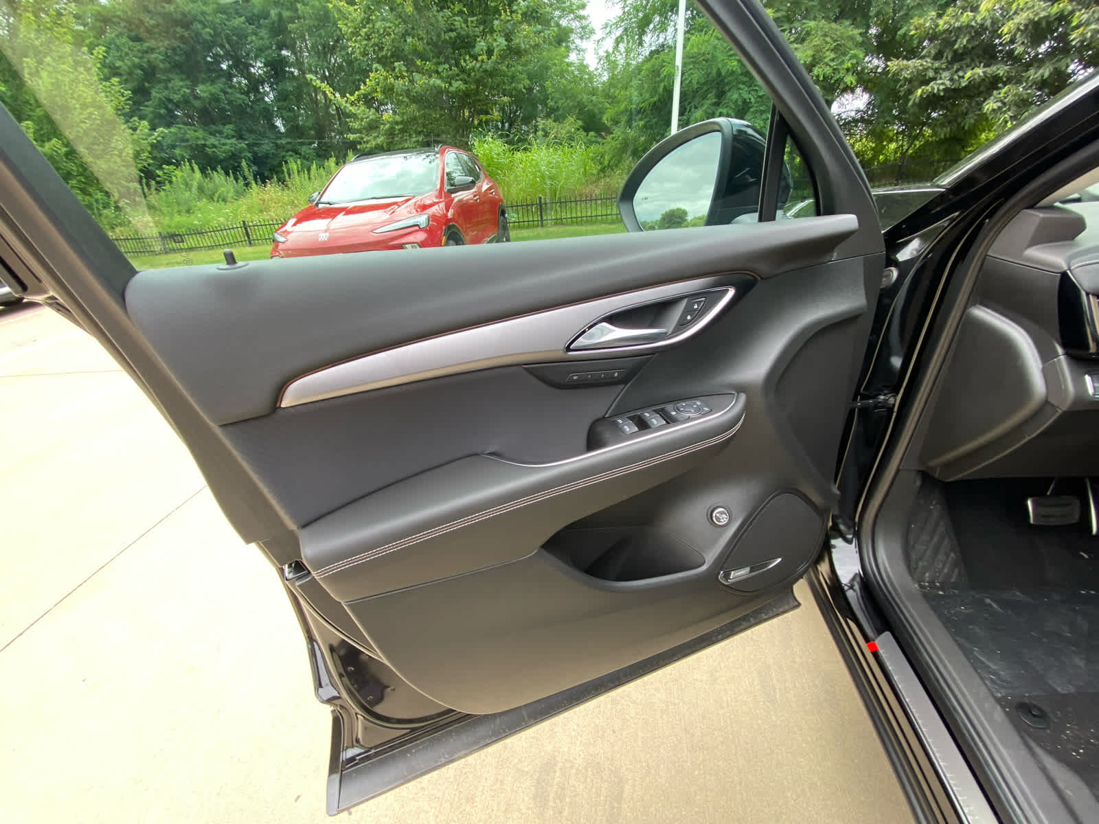 2025 Buick Envision Sport Touring photo 9