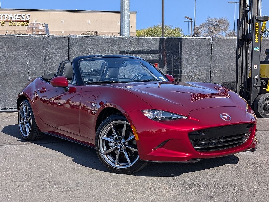 2023 Mazda MX-5 Miata Miata Grand Touring photo 2