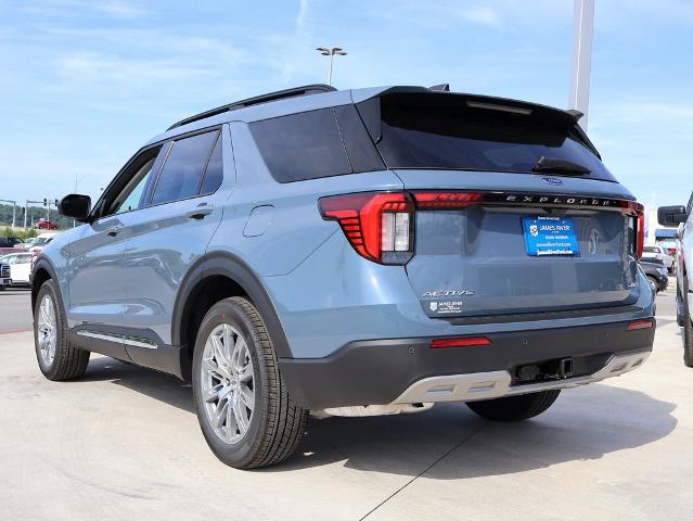 2025 Ford Explorer photo 3
