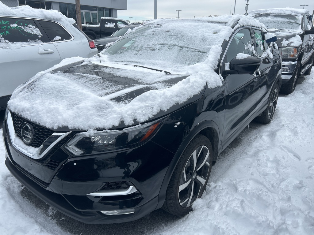 2022 Nissan Rogue Sport SL's photo