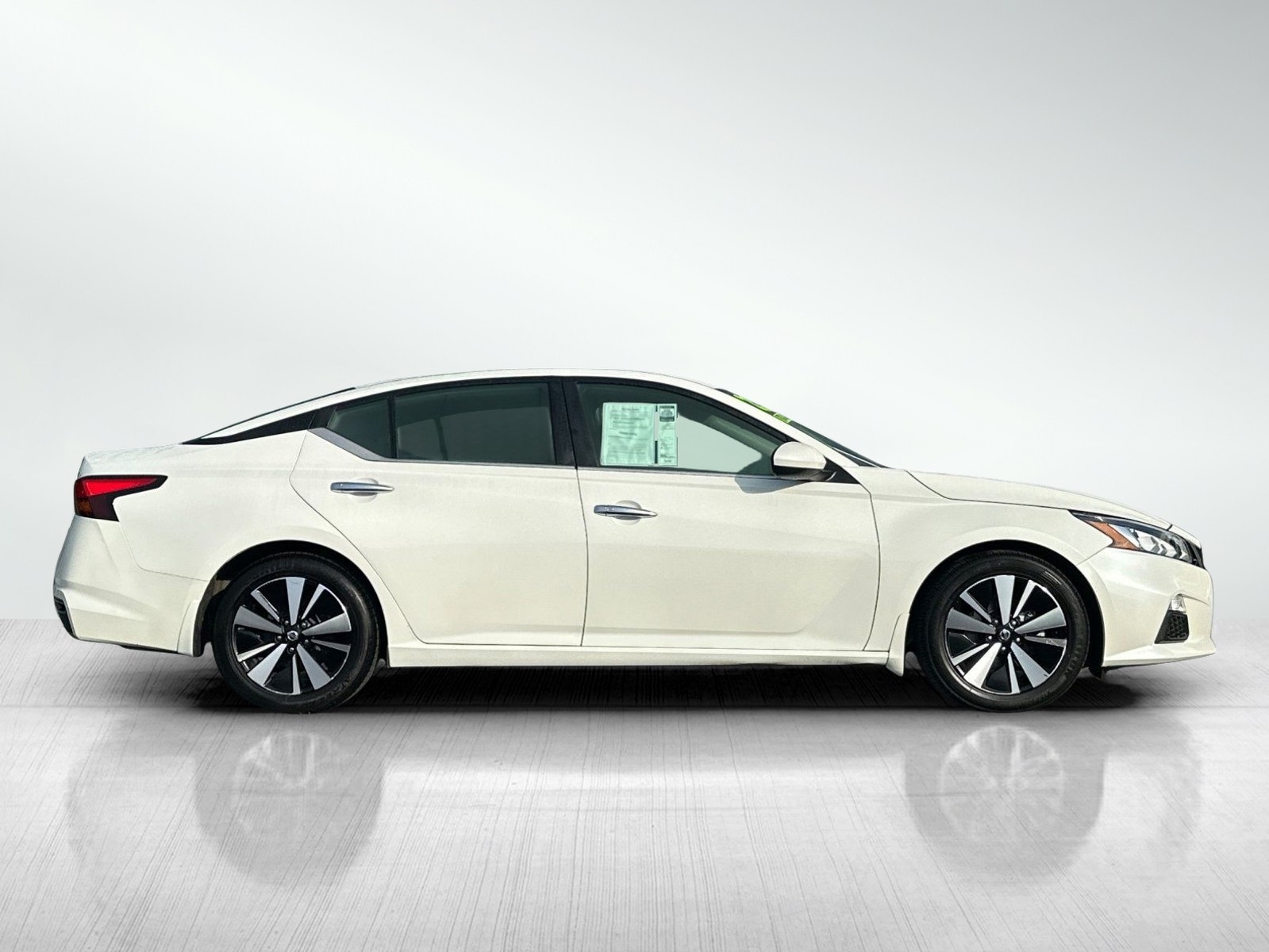 2022 Nissan Altima 2.5 SV photo 3