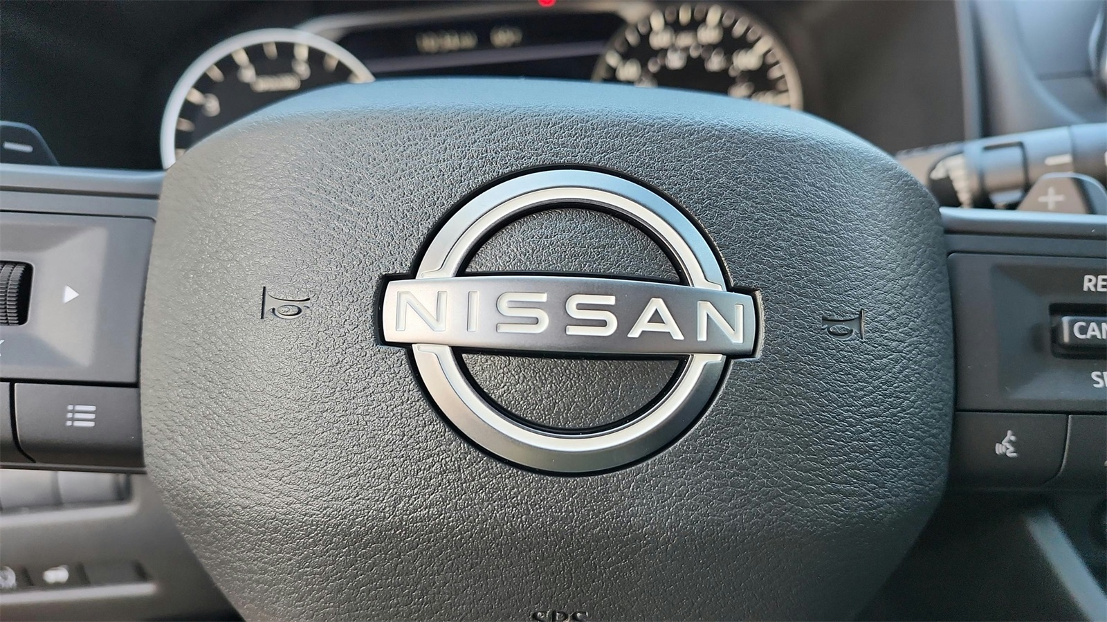 2025 Nissan Rogue SV photo 24