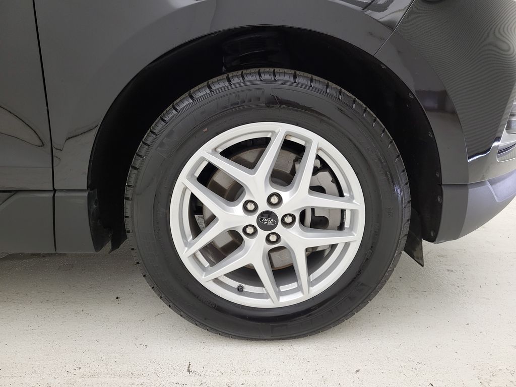 2024 Ford Edge SEL photo 21