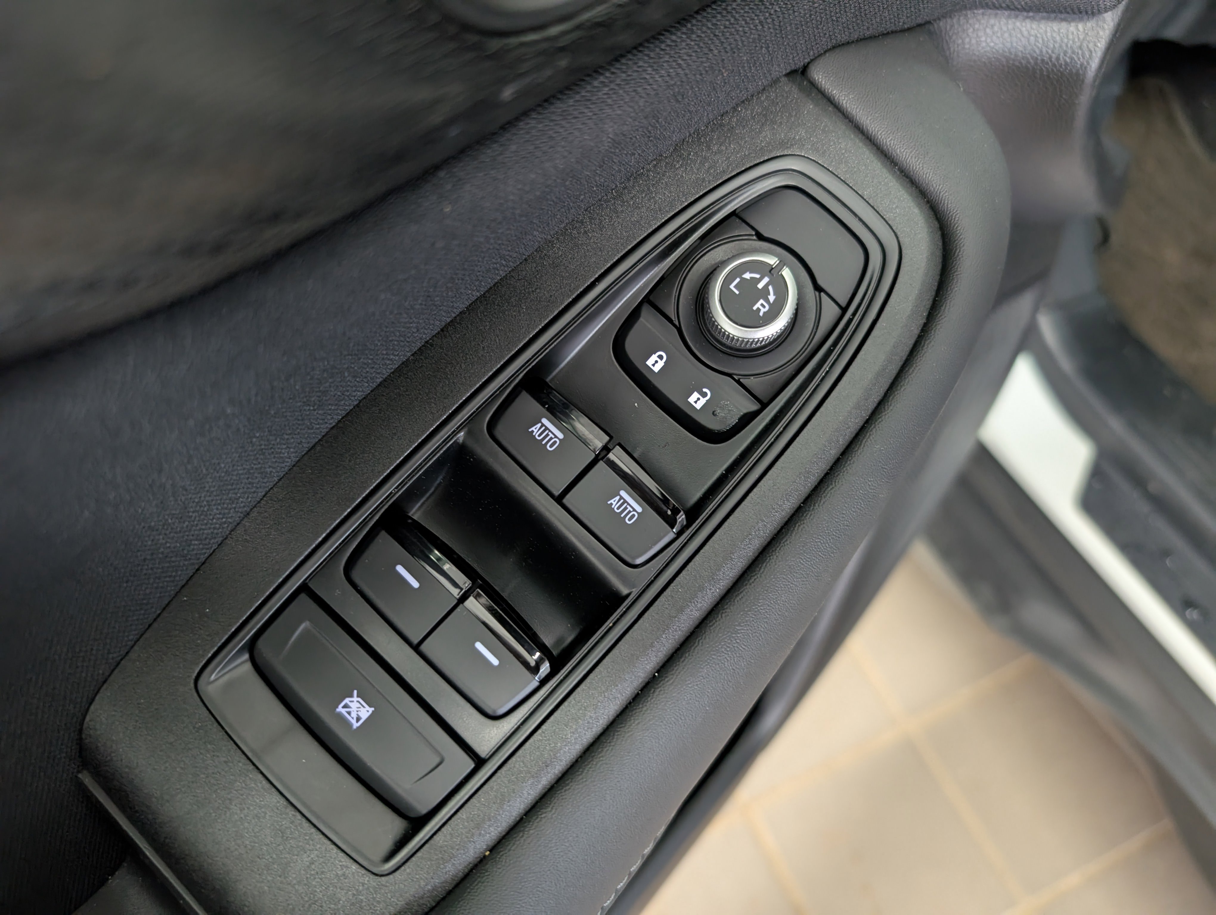 2025 Subaru Outback Premium photo 13
