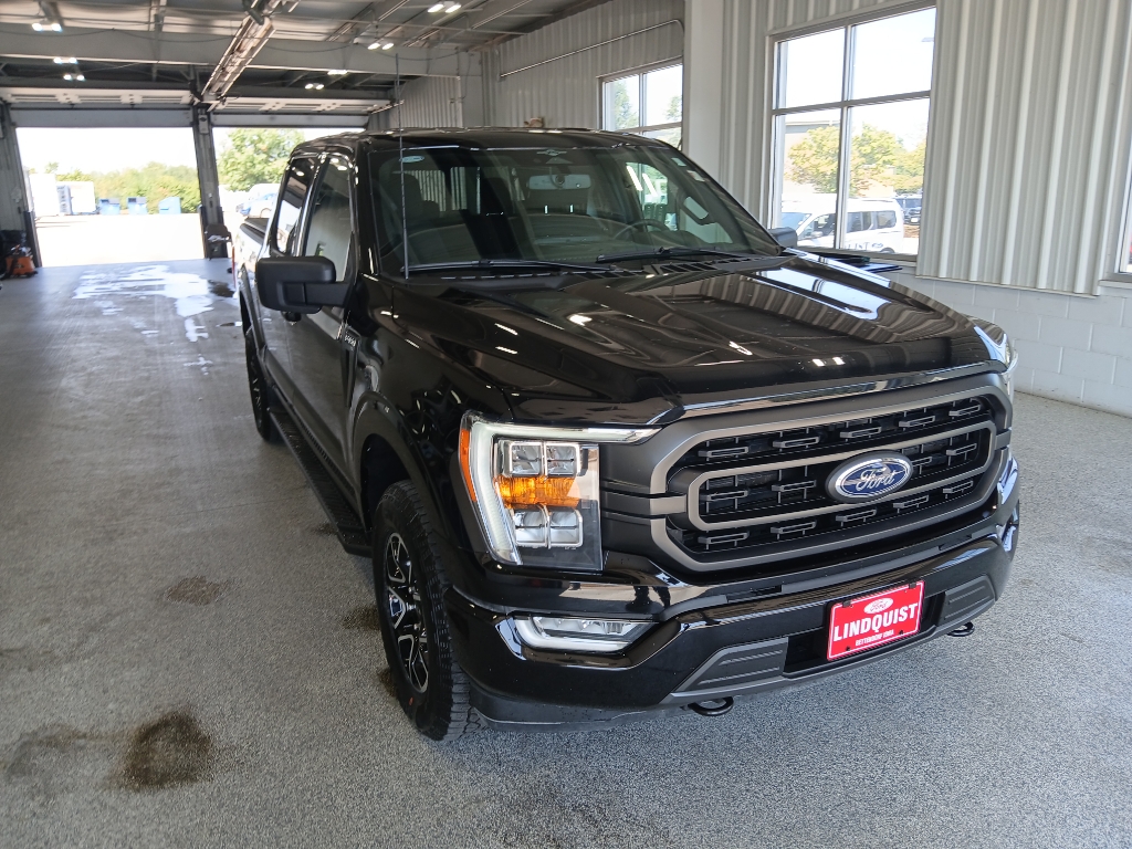 2023 Ford F-150 XLT photo 2