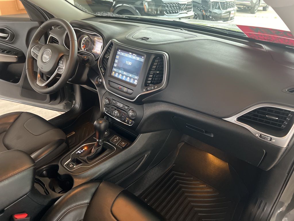2022 Jeep Cherokee Latitude Lux photo 21