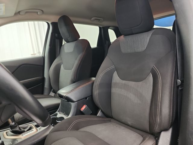 2017 Jeep Cherokee Latitude photo 30