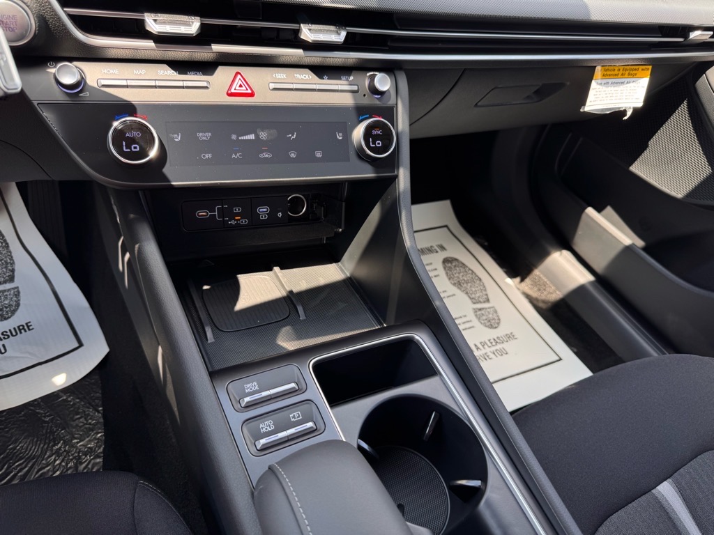 2025 Hyundai Sonata Hybrid SEL photo 4
