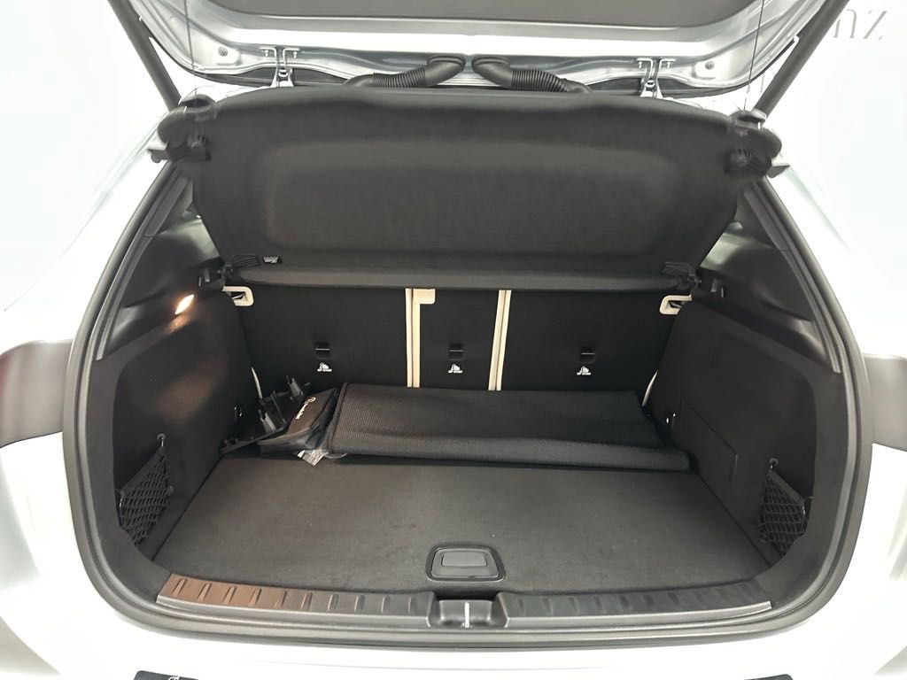 2025 Mercedes Benz GLA 250 photo 8