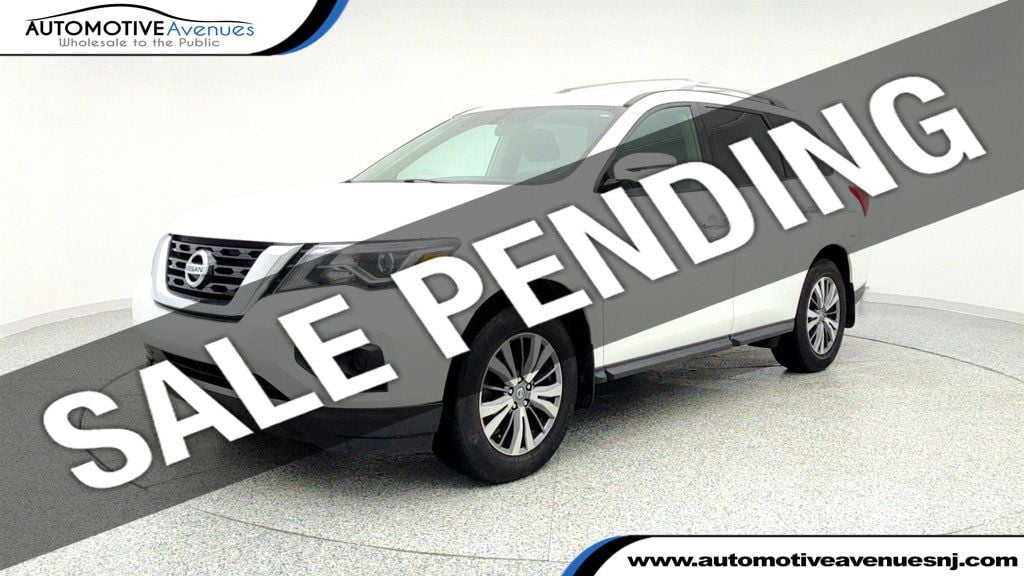 2019 Nissan Pathfinder S's photo