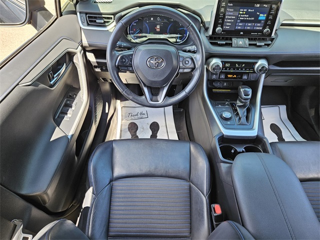 2020 Toyota RAV4 Hybrid XSE photo 11