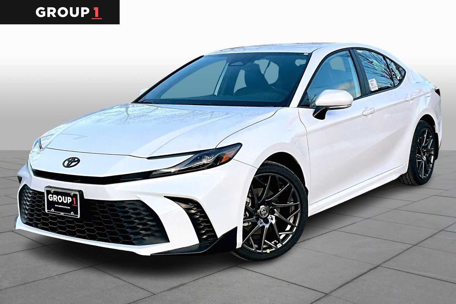2026 Toyota Camry SE's photo