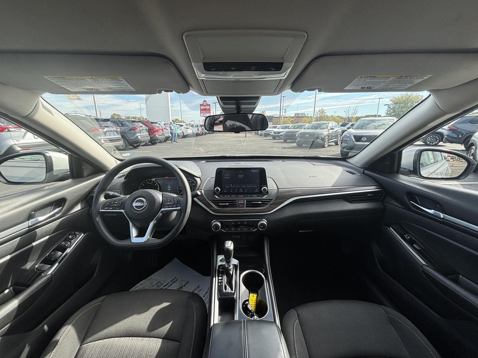 2023 Nissan Altima 2.5 SV photo 17