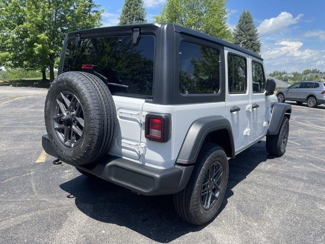 2025 Jeep Wrangler Sport S photo 4