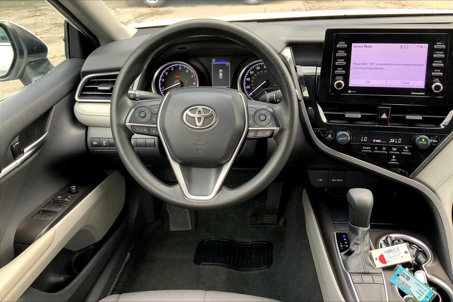 2023 Toyota Camry LE photo 5