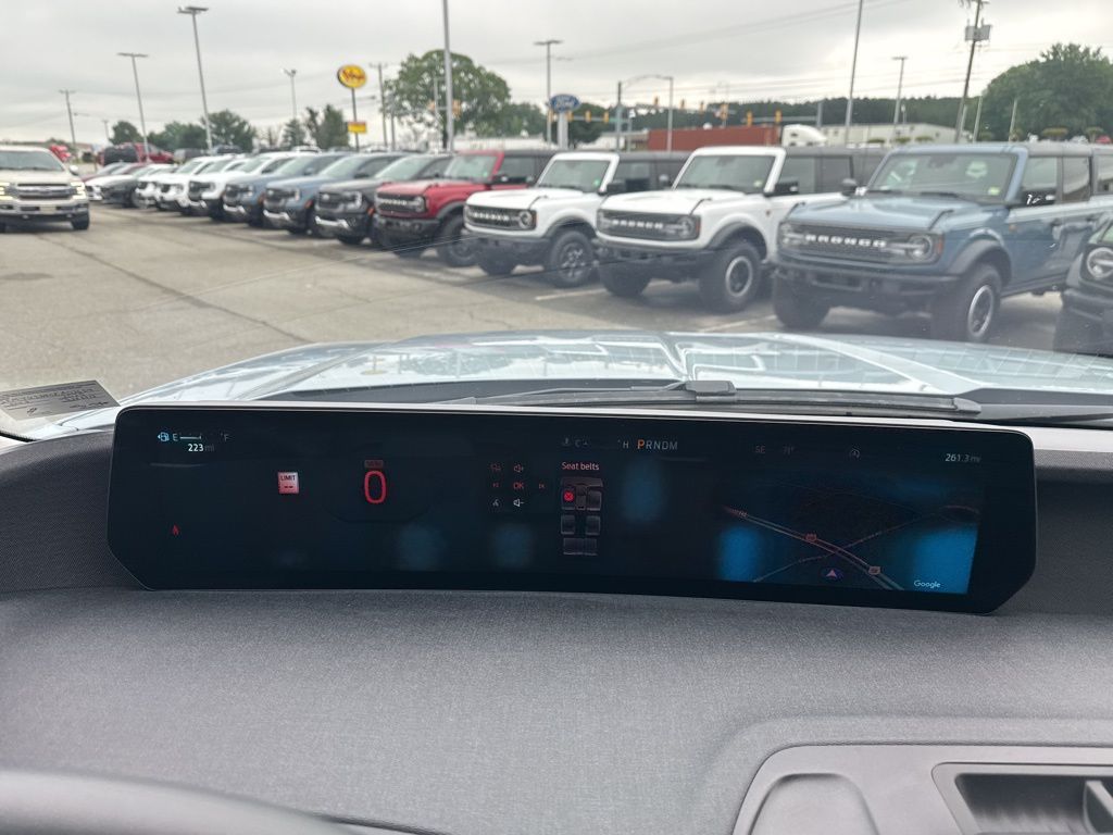 2025 Ford Expedition photo 28