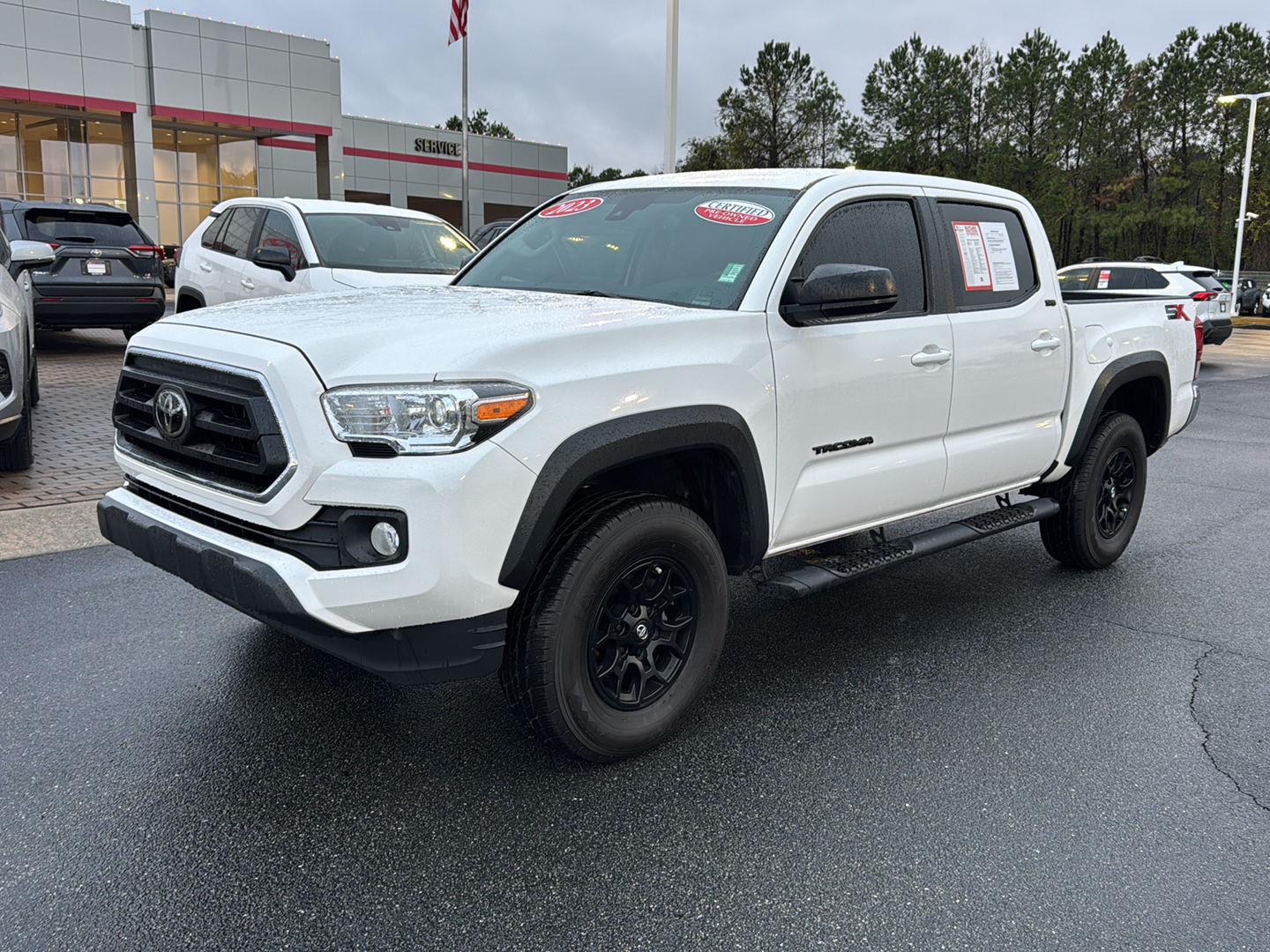 2023 Toyota Tacoma SR5's photo