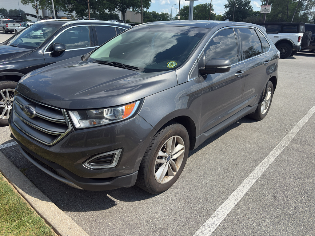 2017 Ford Edge SEL photo 2