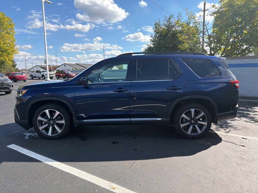 2023 Honda Pilot Elite photo 2