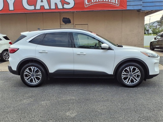 2022 Ford Escape SE photo 2