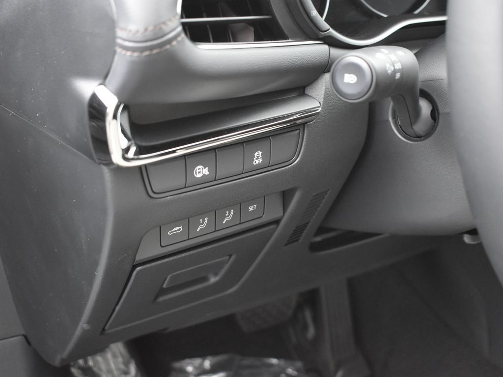 2025 Mazda Mazda3 2.5 s Preferred photo 8