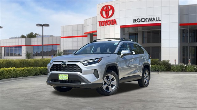 2025 Toyota RAV4 XLE's photo