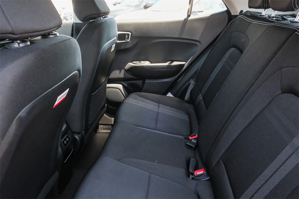 2025 Hyundai Venue SEL photo 20