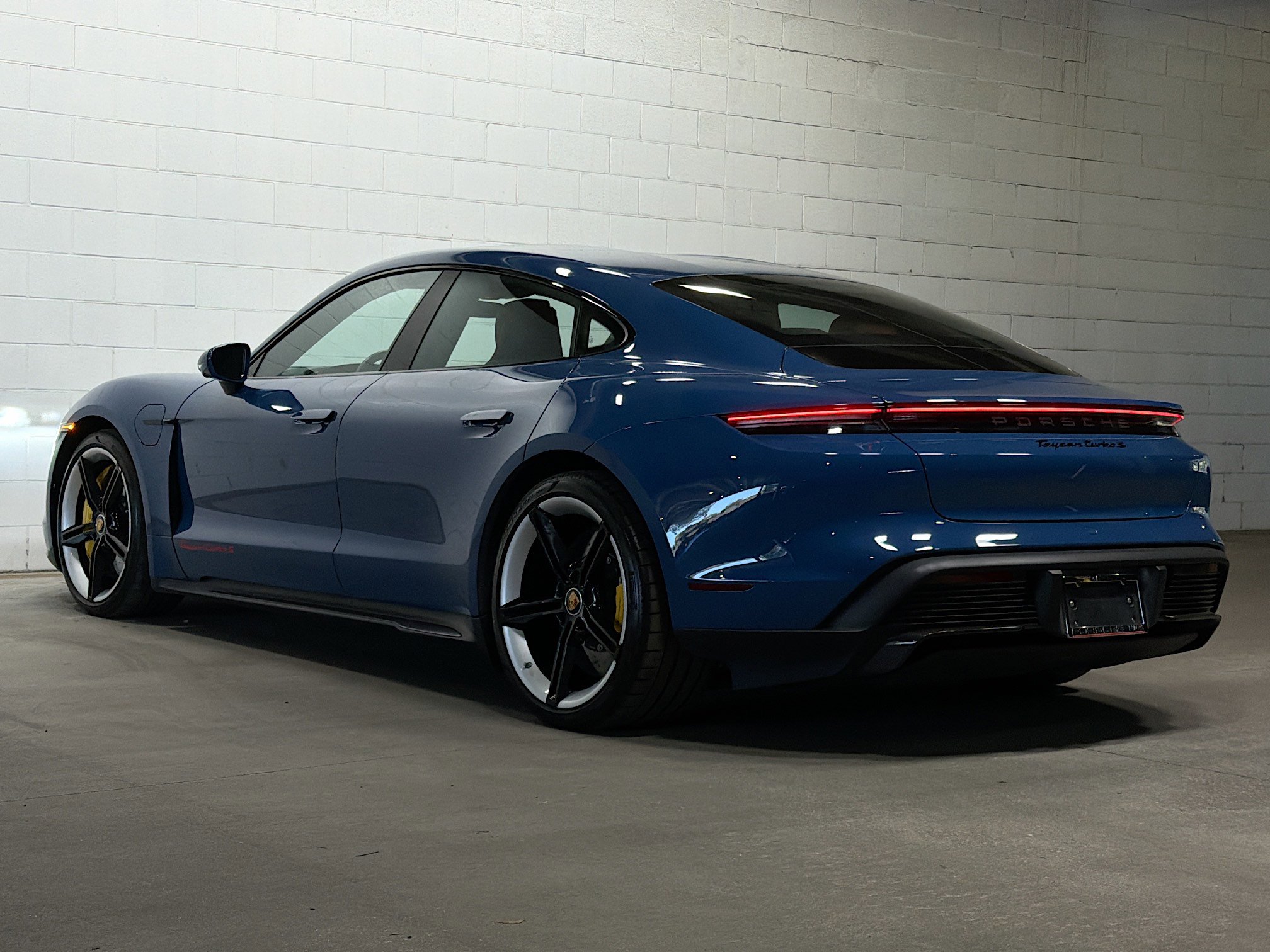 2021 Porsche Taycan Turbo S photo 3
