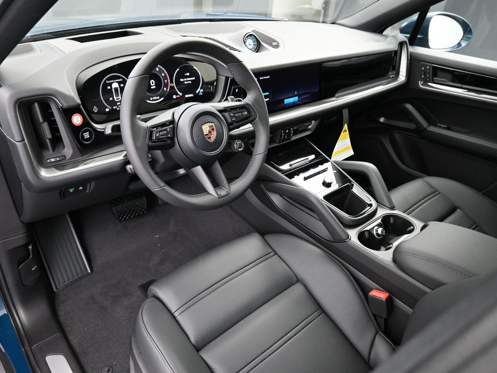 2026 Porsche Cayenne Coupe photo 3