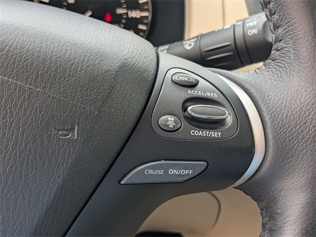 2020 Nissan Pathfinder SV photo 13