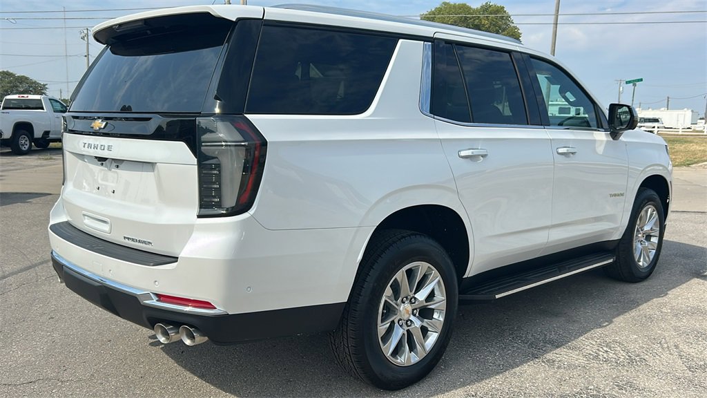 2025 Chevrolet Tahoe Premier photo 2