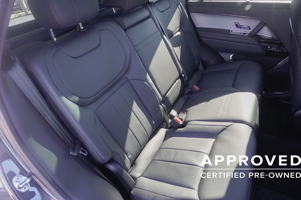 2025 Land Rover Range Rover Sport SE photo 23