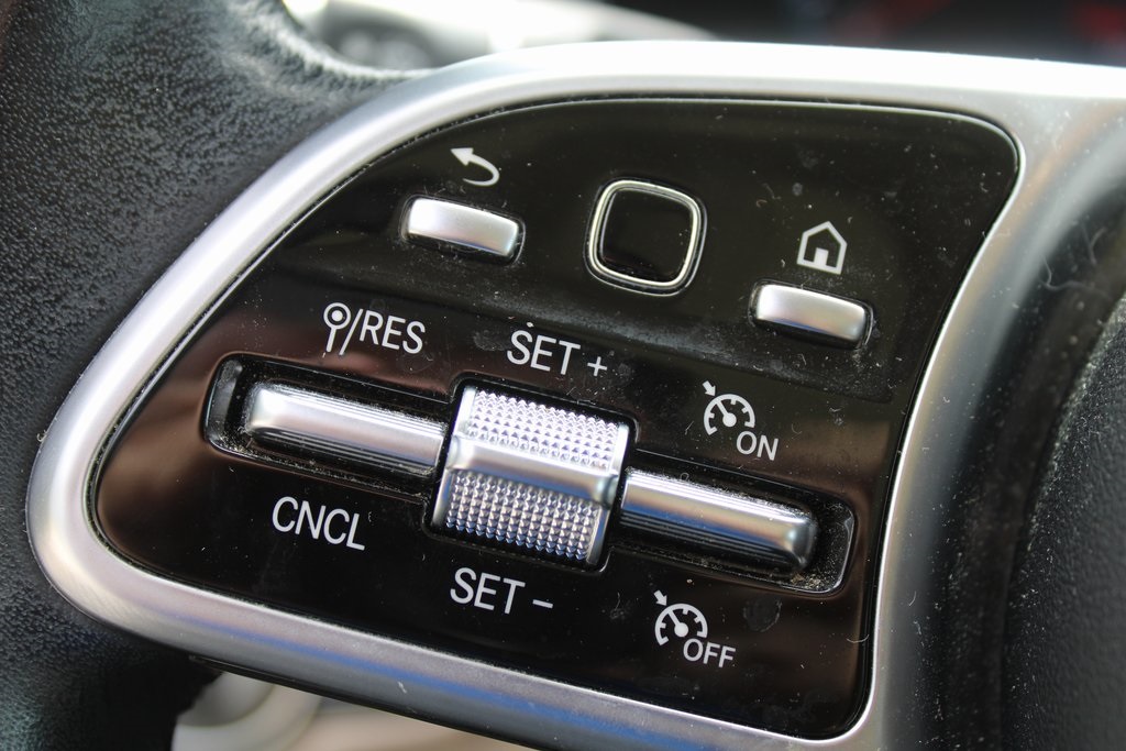 2022 Mercedes Benz GLC 300 photo 26