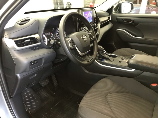 2023 Toyota Highlander L photo 11