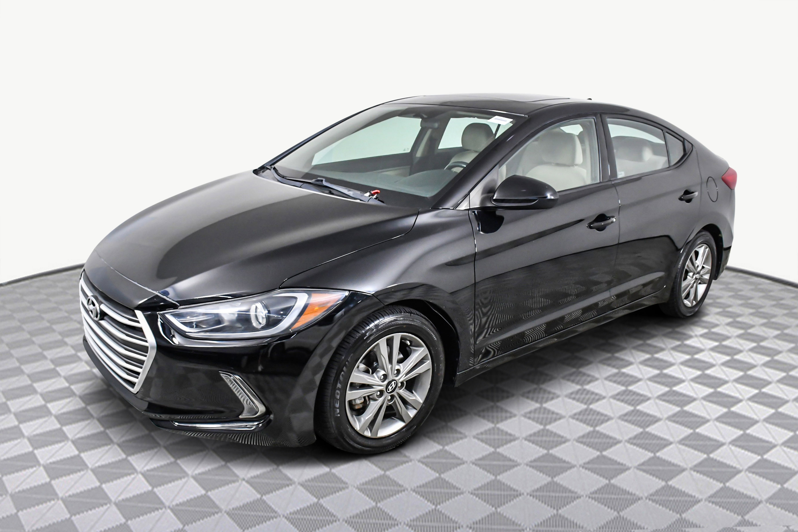 2017 Hyundai Elantra Value Edition photo 3