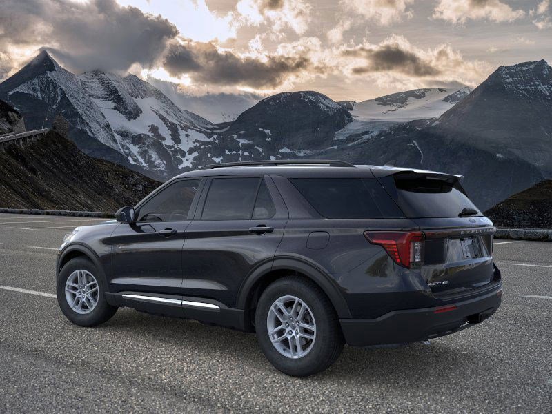 2025 Ford Explorer photo 4