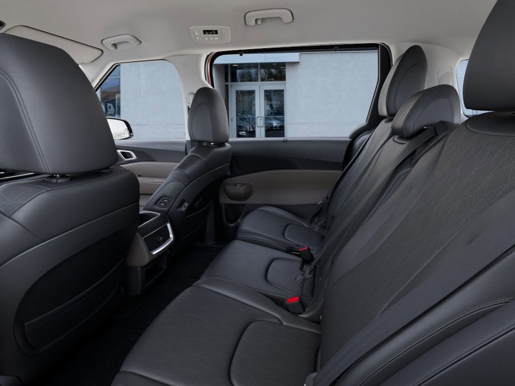 2026 Kia Carnival EX photo 16